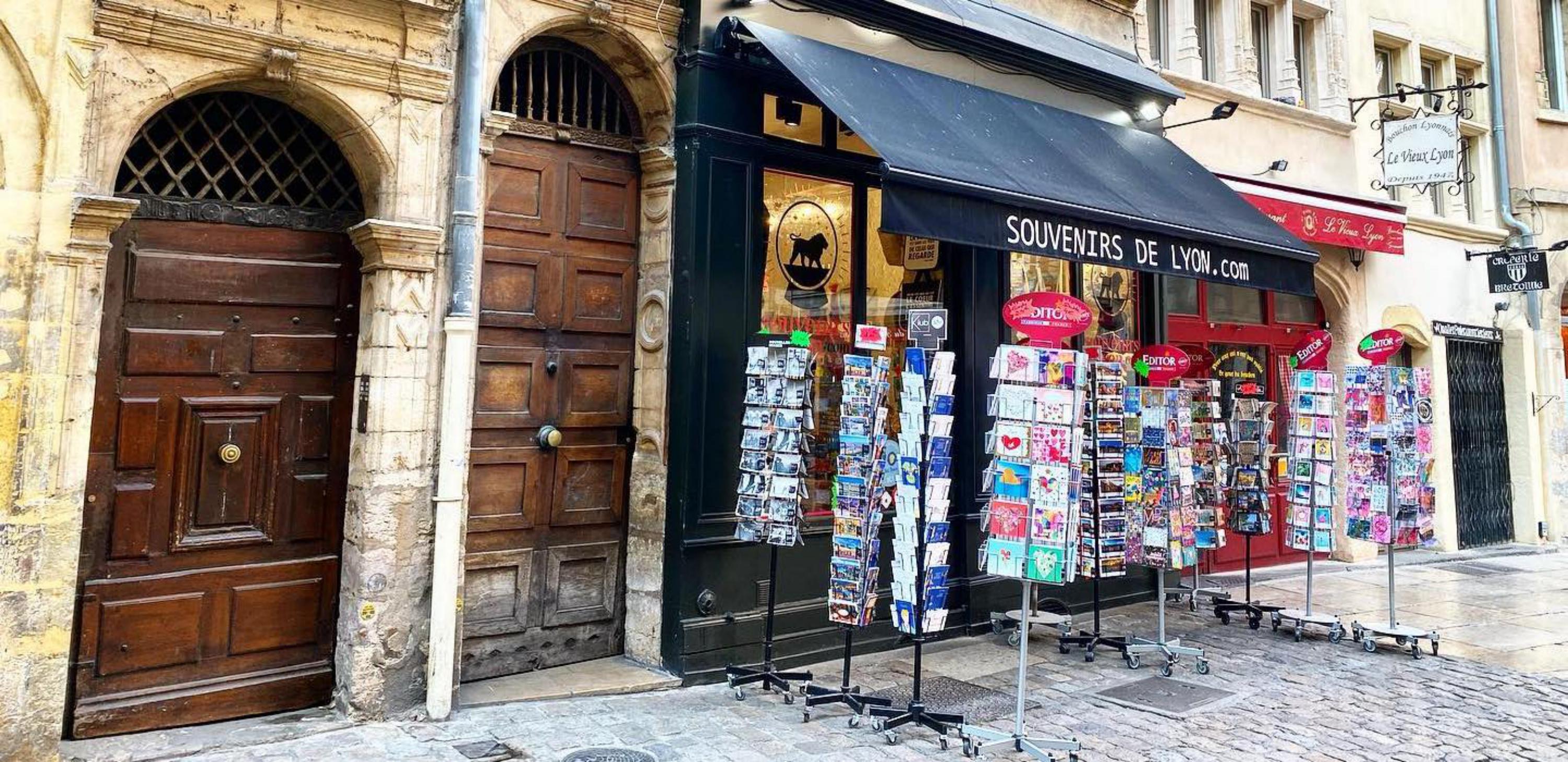 Cadeaux et Souvenirs de Lyon et du Vieux-Lyon dans notre boutique Souvenirsdelyon